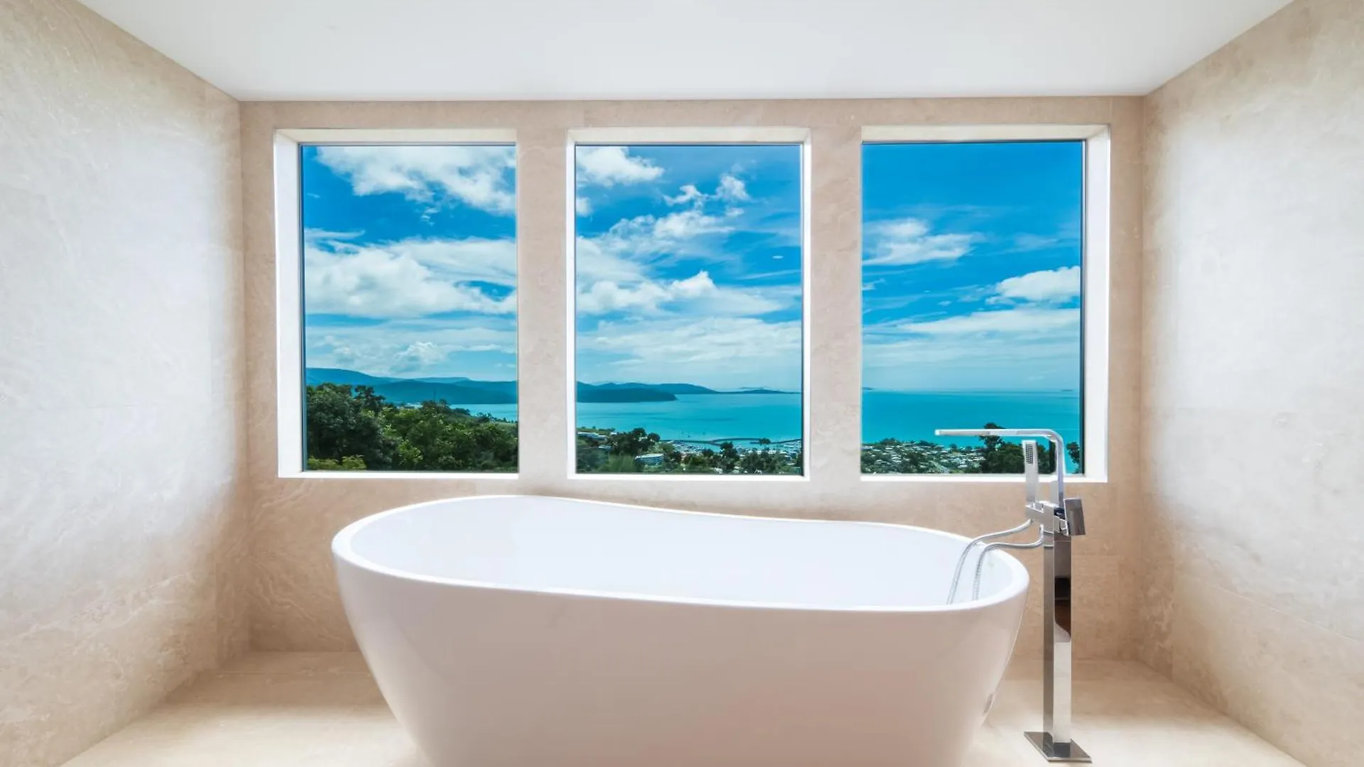 Coralair Whitsundays Villa Airlie Beach