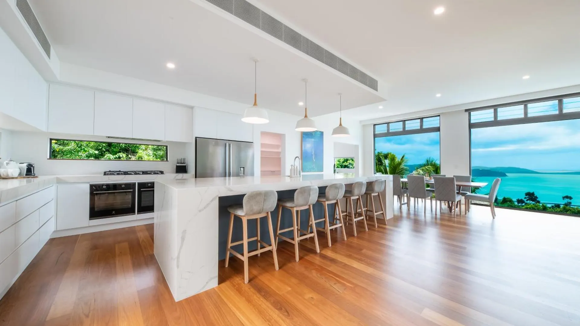 Coralair Whitsundays Villa Airlie Beach Australia